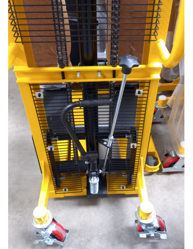 Transpaleta Apilador Elevador de Palets Manual 700 Kg - 1600 mm - 65341 - Mader