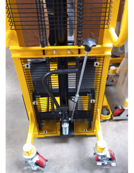 Transpaleta Apilador Elevador de Palets Manual 700 Kg - 1600 mm - 65341 - Mader